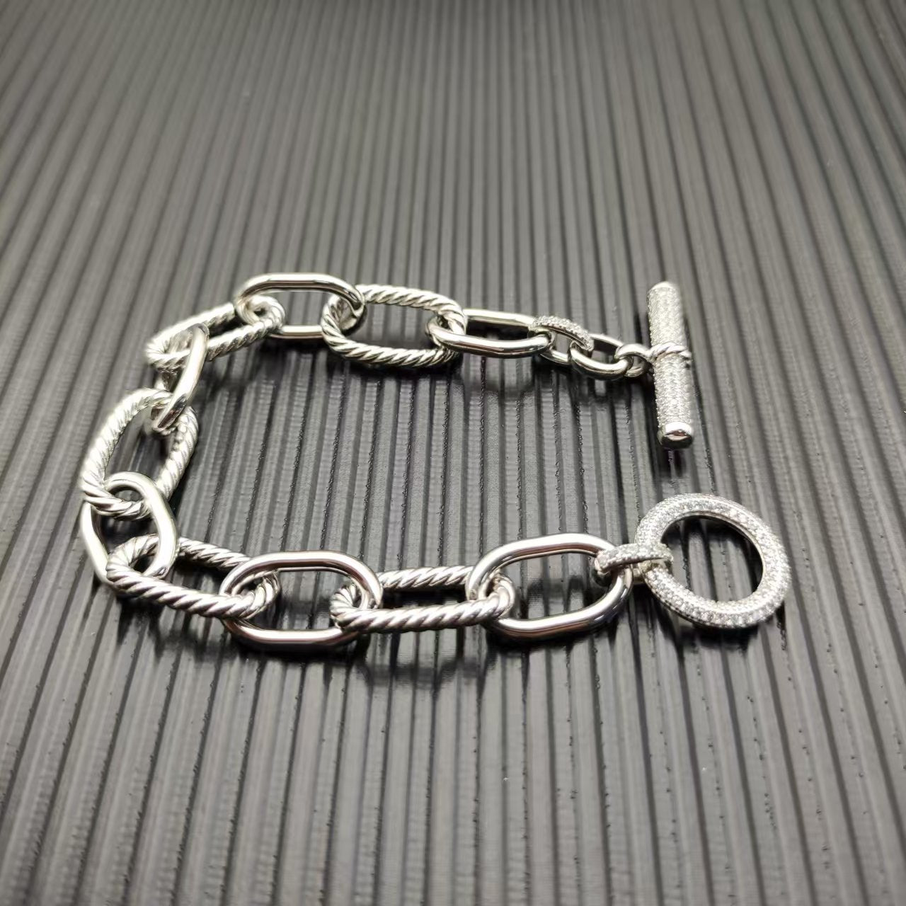 Toggle Chain Bracelet