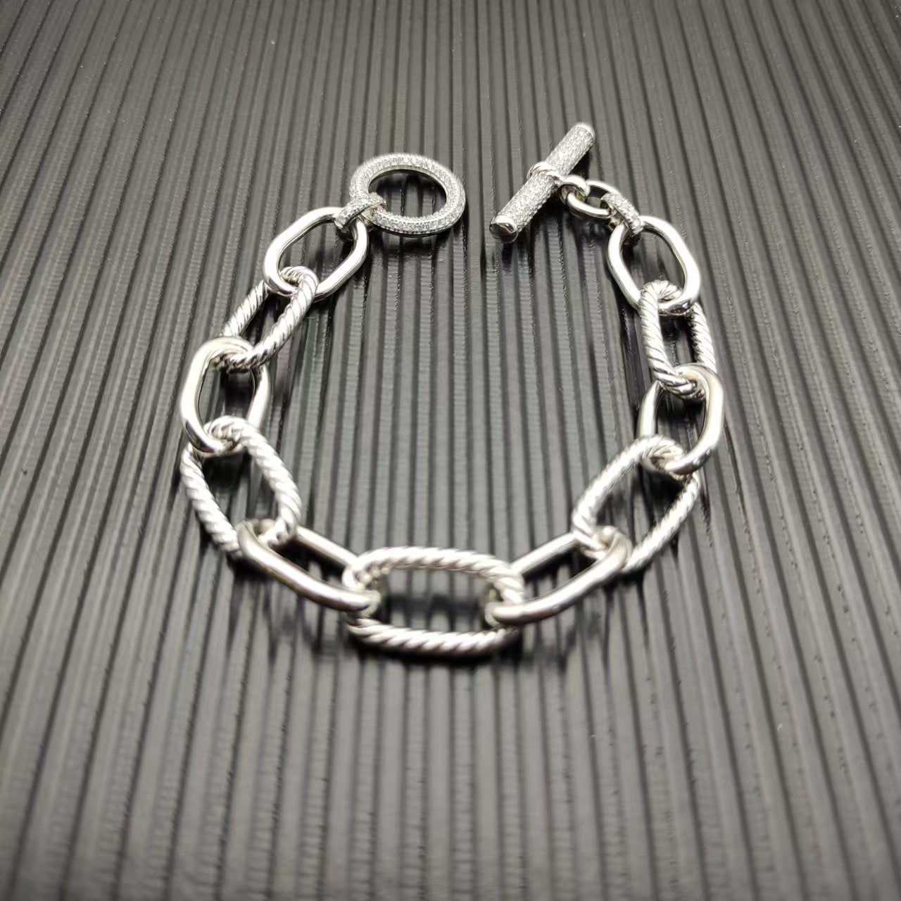 Toggle Chain Bracelet