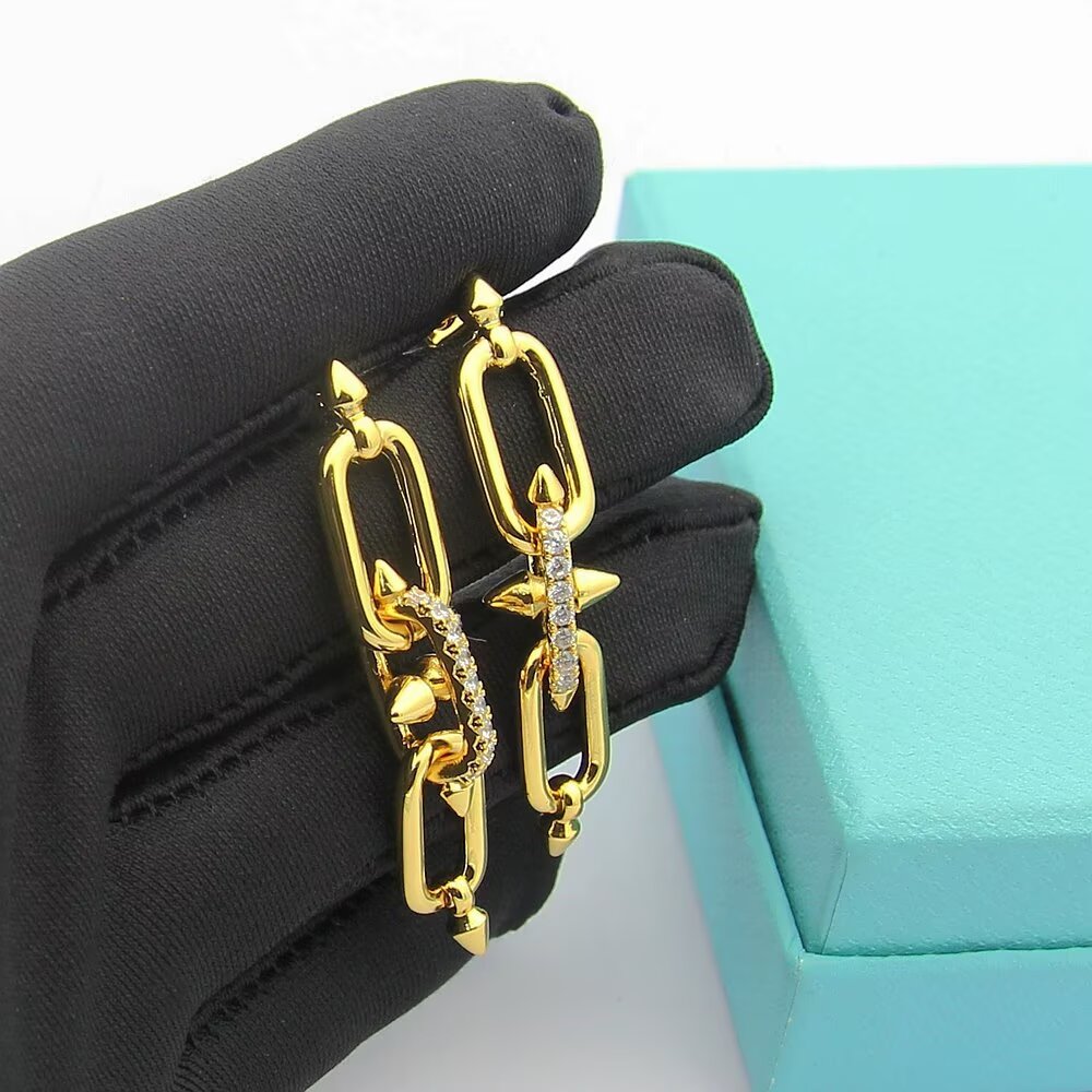 Earrings in Yellow Gold with Cubic Zirconia