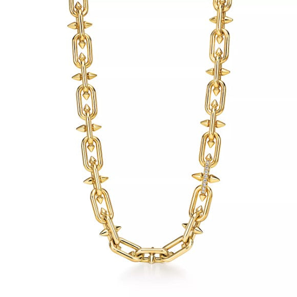 Clasp Necklace in Gold with Cubic Zirconia