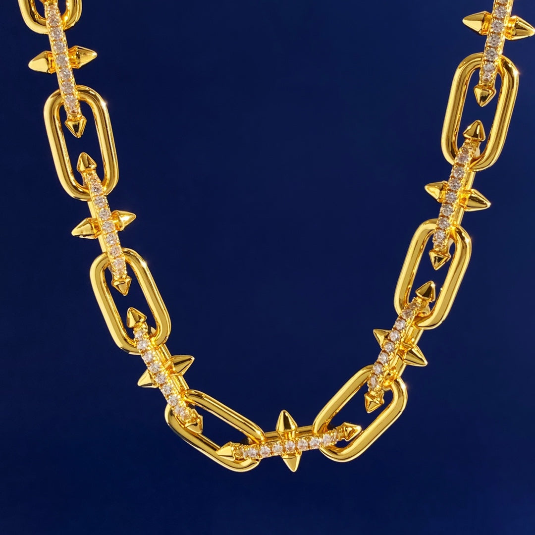 Clasp Necklace in Gold with Cubic Zirconia