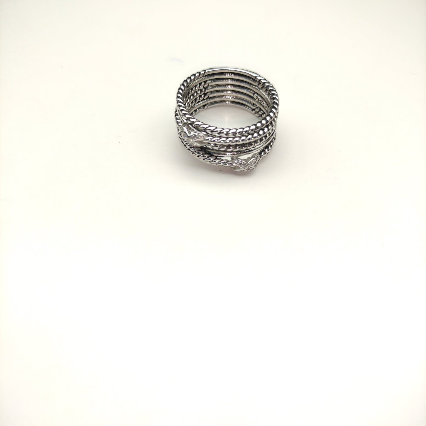 Crossover Ring