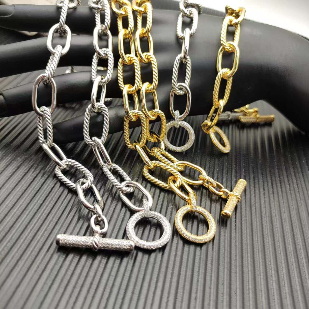 Toggle Chain Bracelet